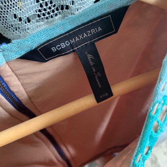 EUC BCBGMAXAZRIA Lace Peplum Top XXS - Picture 4 of 11